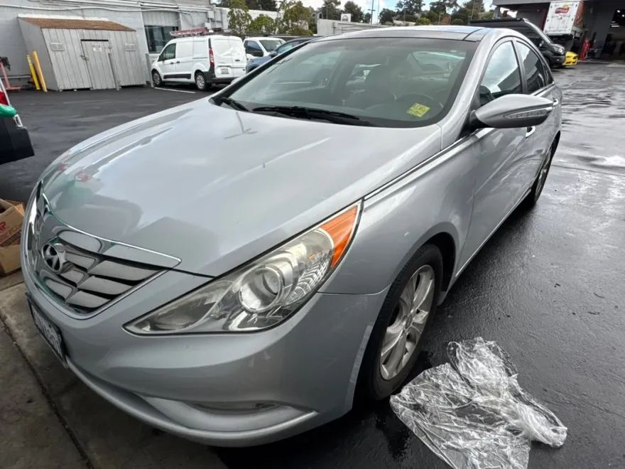 2012 Hyundai Sonata Limited photo 1