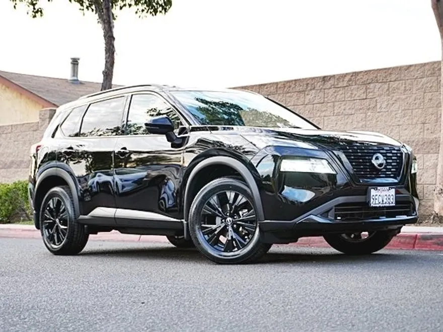 2023 Nissan Rogue SV photo 1
