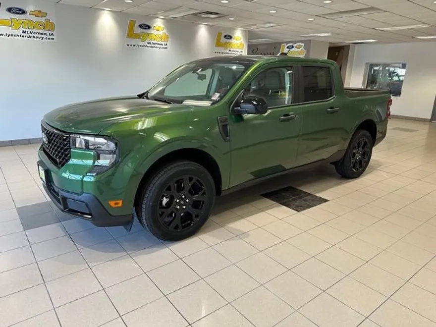 2025 Ford Maverick XLT photo 1