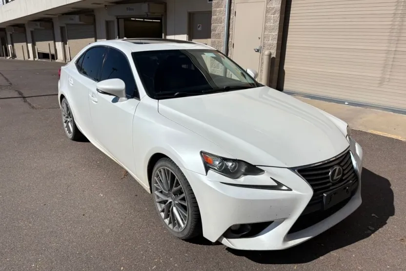 2016 Lexus IS 200t photo 1