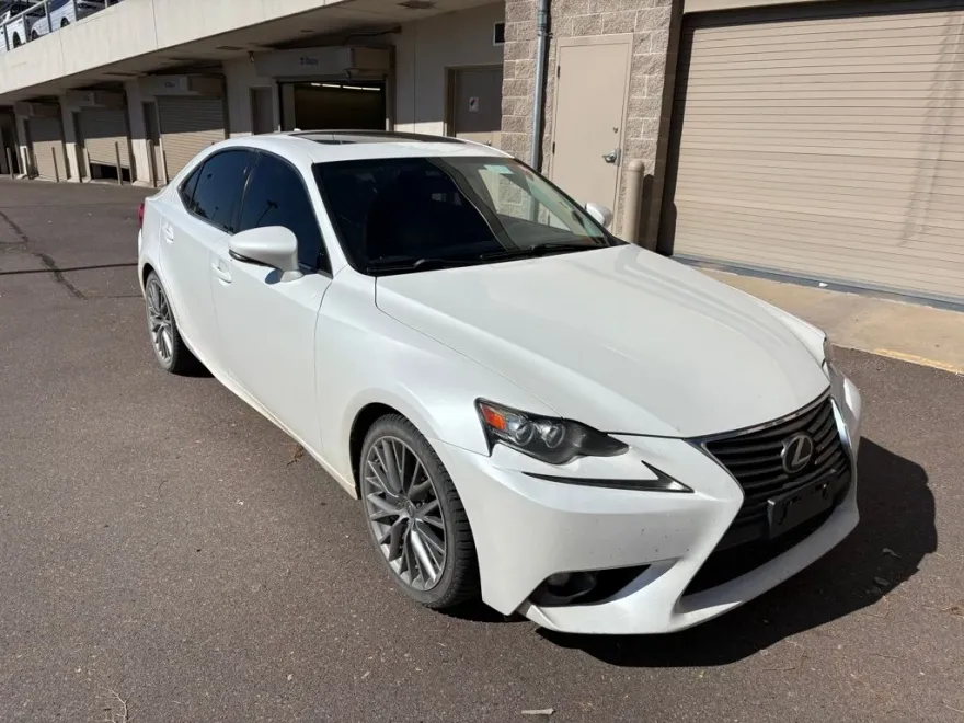 2016 Lexus IS 200t photo 1