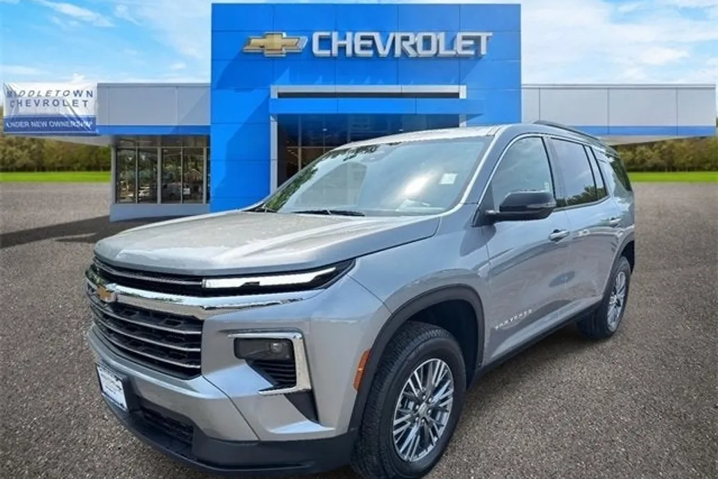 2025 Chevrolet Traverse photo 1