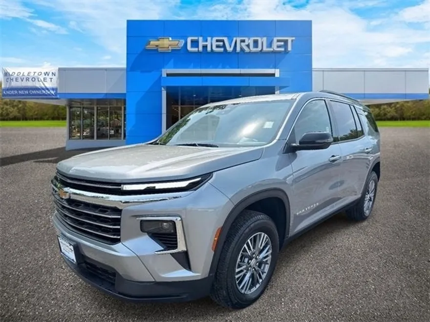 2025 Chevrolet Traverse photo 1