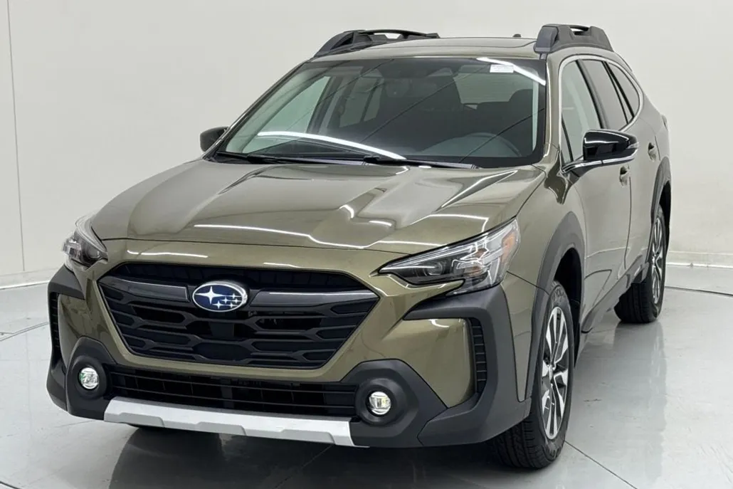 2025 Subaru Outback Limited photo 1