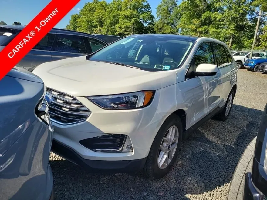 2022 Ford Edge SEL photo 1