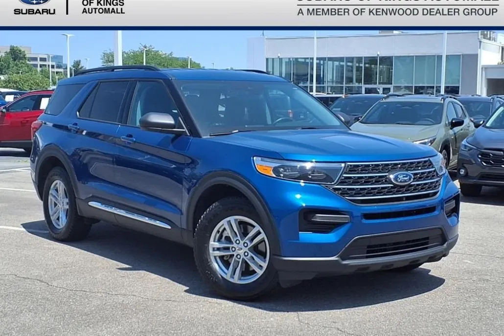 2022 Ford Explorer XLT photo 1
