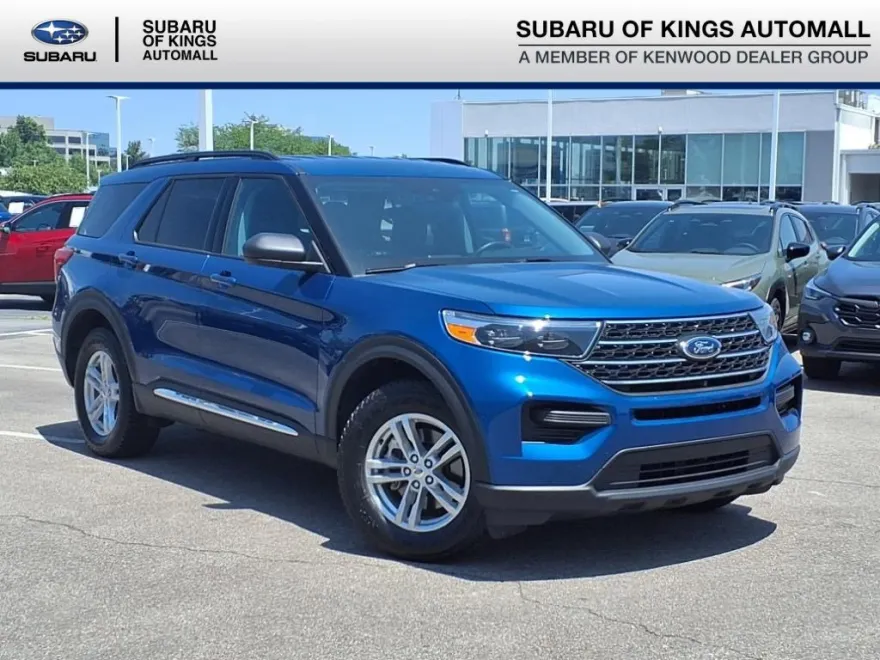 2022 Ford Explorer XLT photo 1
