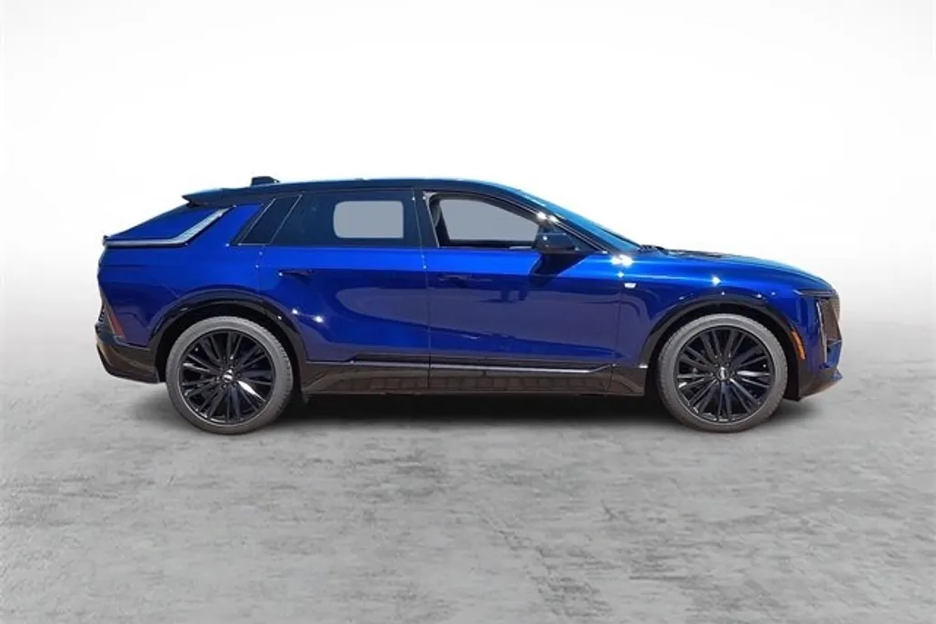 2025 Cadillac Lyriq Sport photo 1