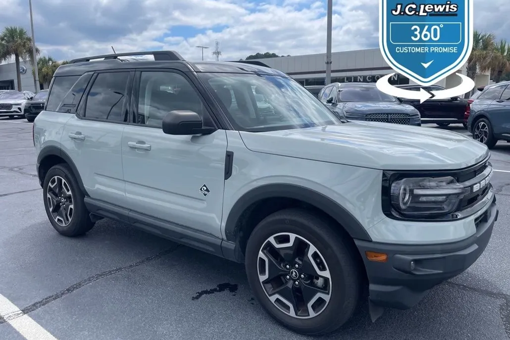 2021 Ford Bronco Sport Outer Banks photo 1