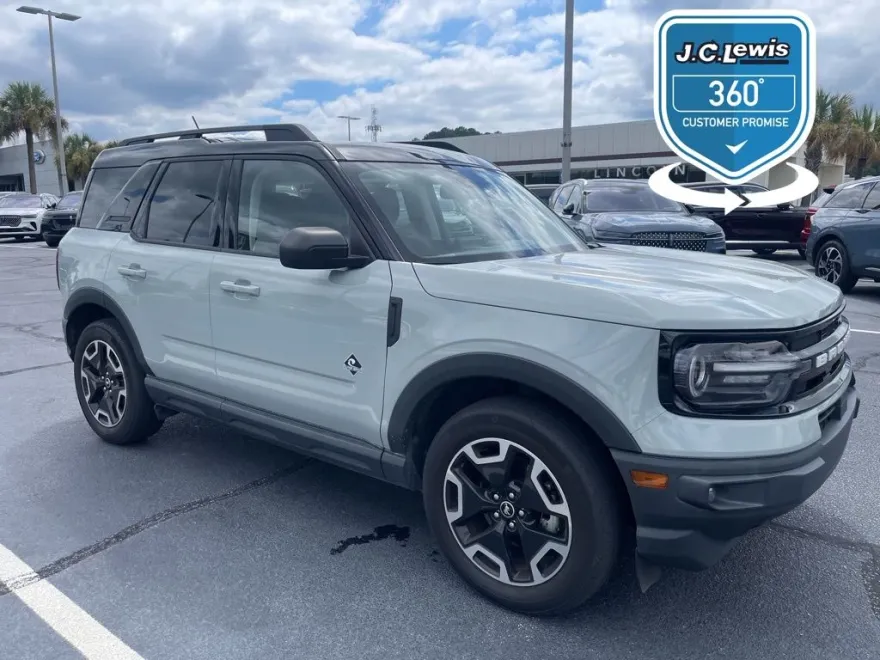 2021 Ford Bronco Sport Outer Banks photo 1