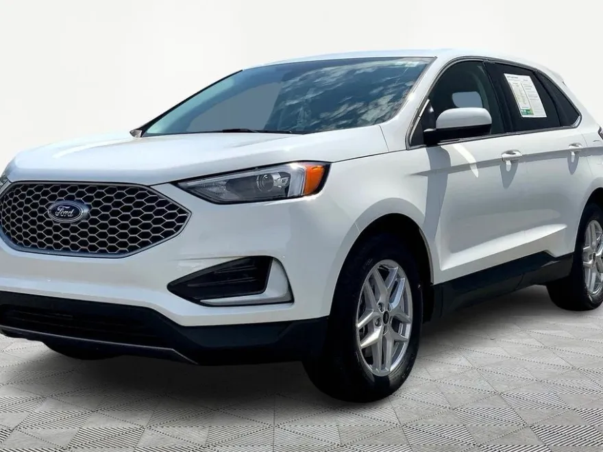 2024 Ford Edge SEL photo 1