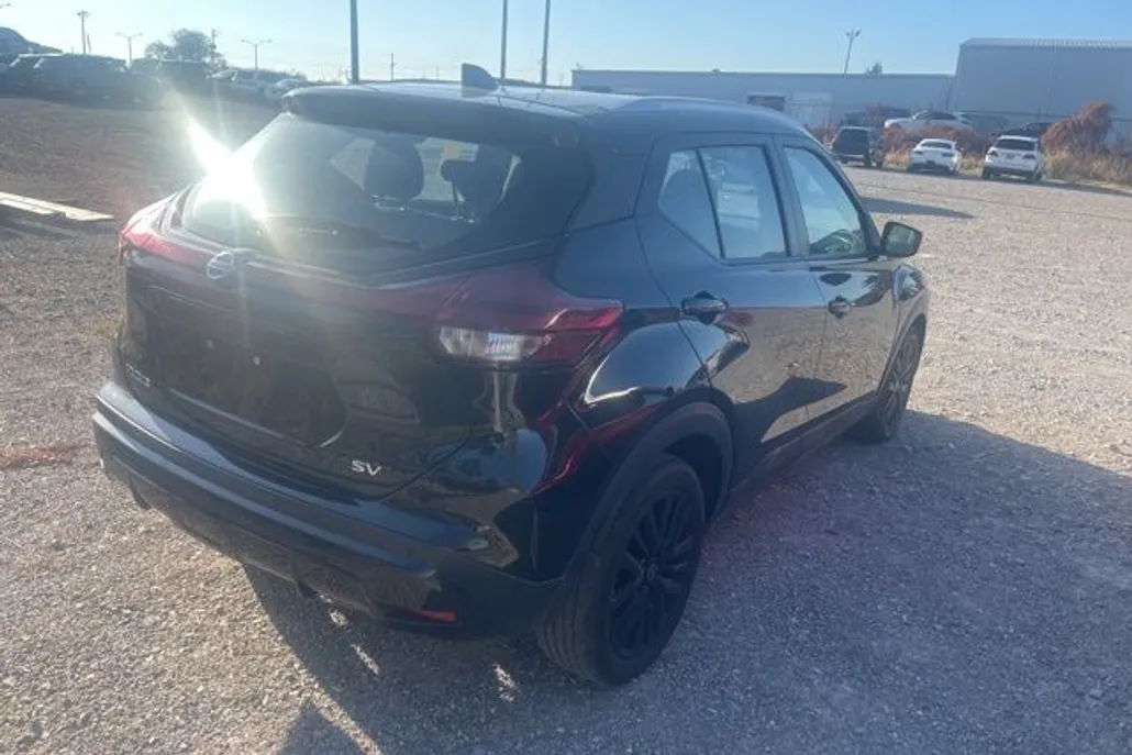 2021 Nissan Kicks SV photo 1