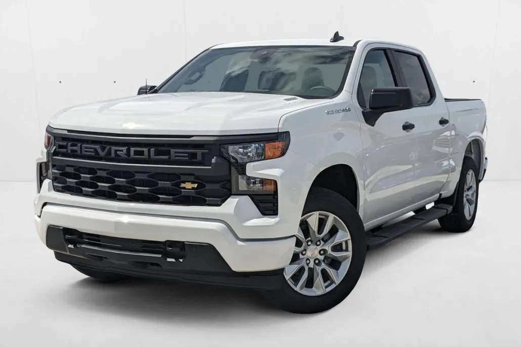 2025 Chevrolet Silverado 1500 Custom photo 1