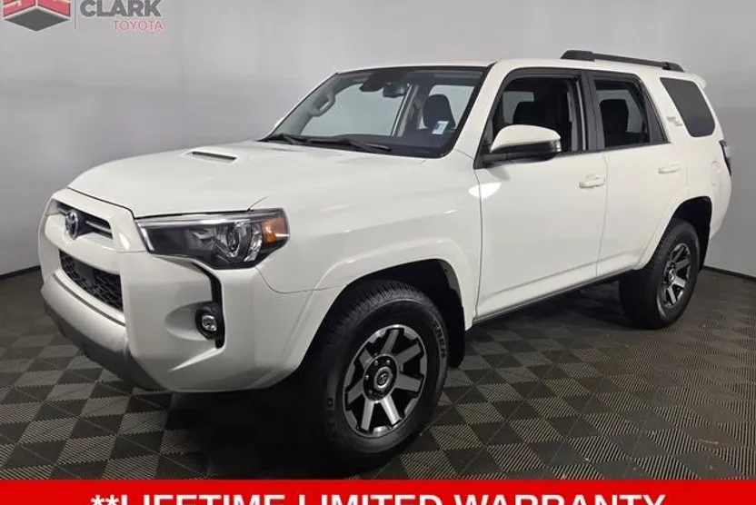 2024 Toyota 4Runner TRD Off-Road Sport photo 1