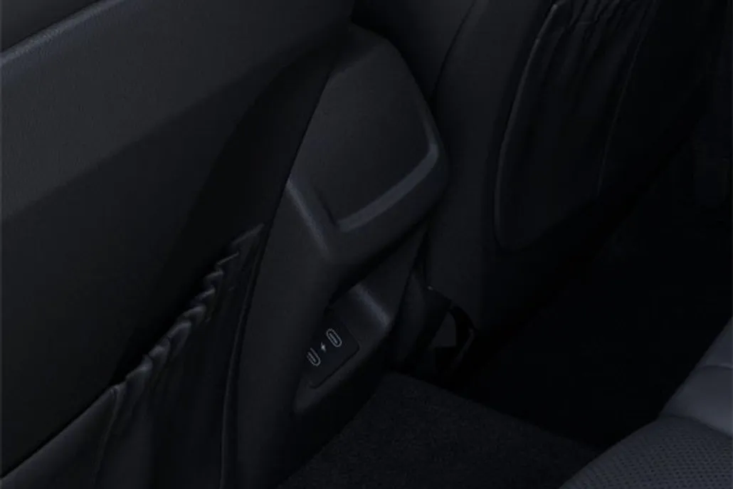 2025 Kia K5 GT-Line photo 1