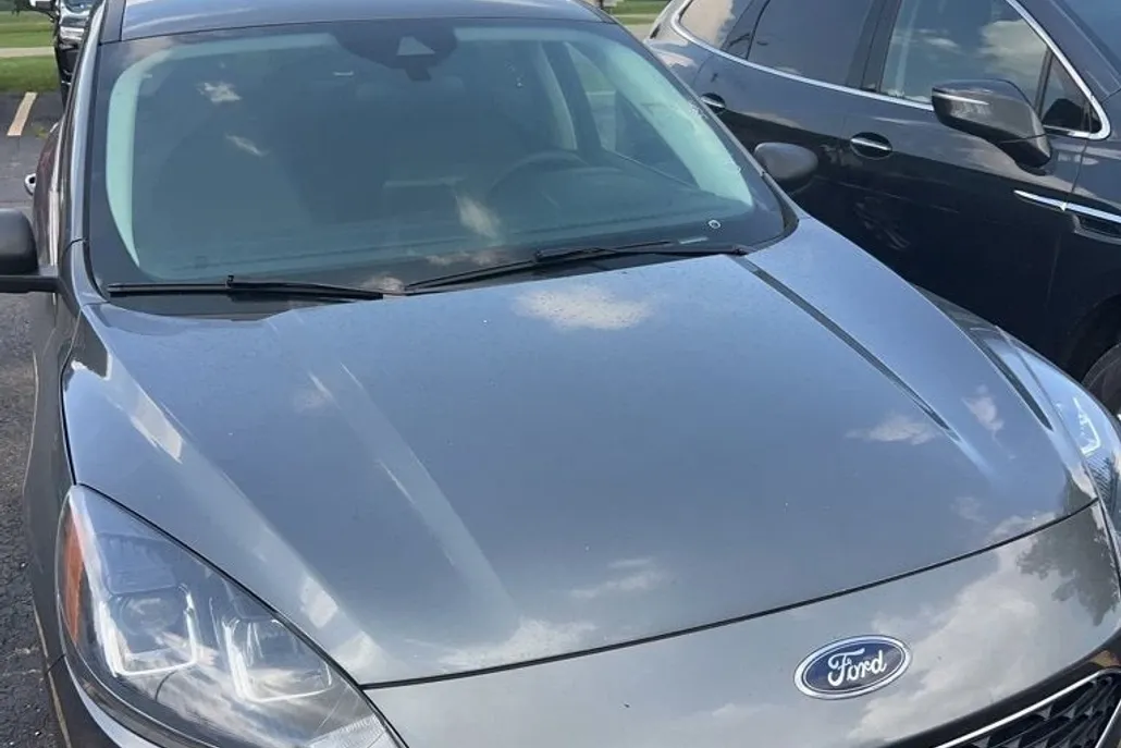 2022 Ford Escape SE Hybrid photo 1