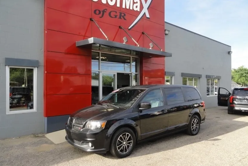 2019 Dodge Grand Caravan GT photo 1
