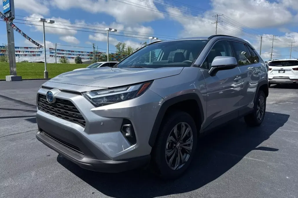 2024 Toyota RAV4 Hybrid XLE Premium photo 1