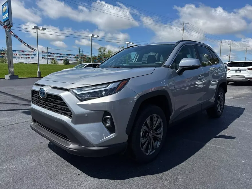 2024 Toyota RAV4 Hybrid XLE Premium photo 1