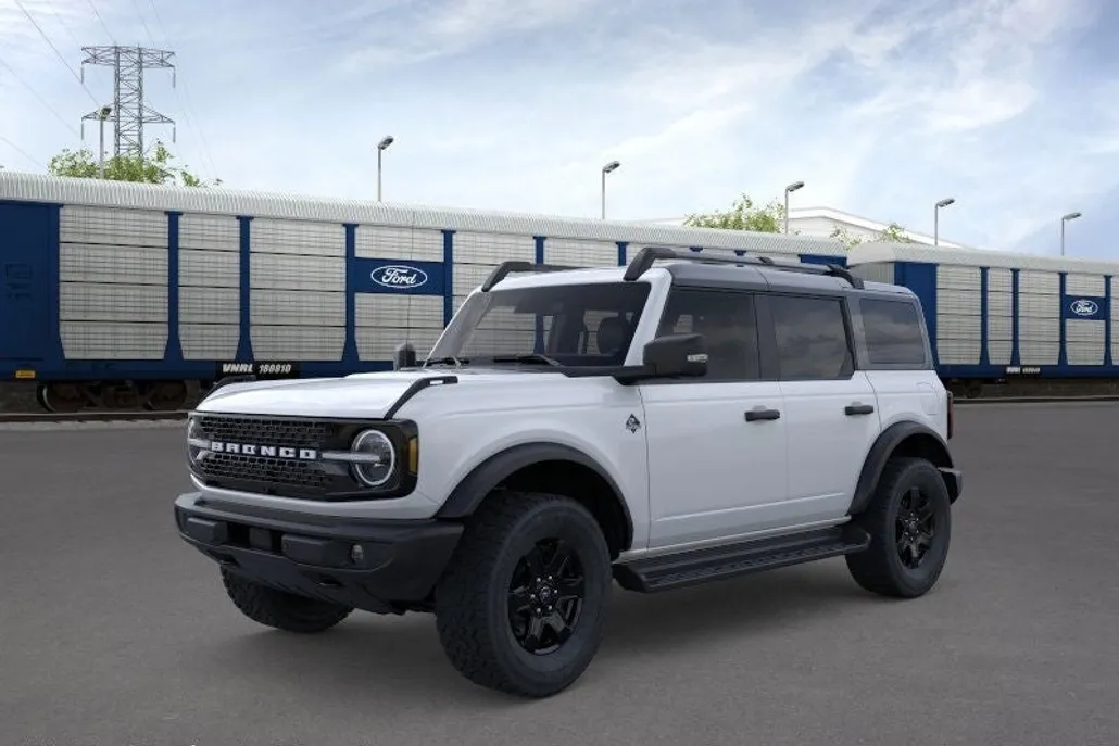 2025 Ford Bronco Outer Banks photo 1