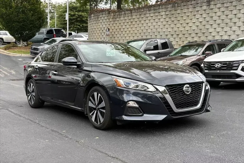 2022 Nissan Altima 2.5 SV photo 1