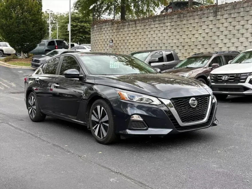 2022 Nissan Altima 2.5 SV photo 1