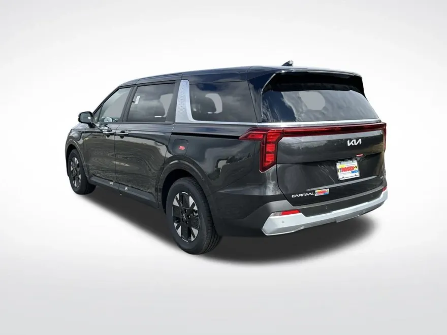 2026 Kia Carnival LXS photo 1