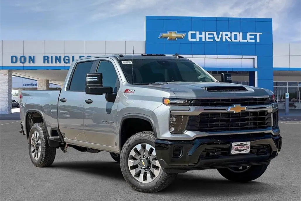 2026 Chevrolet Silverado 2500HD Custom photo 1