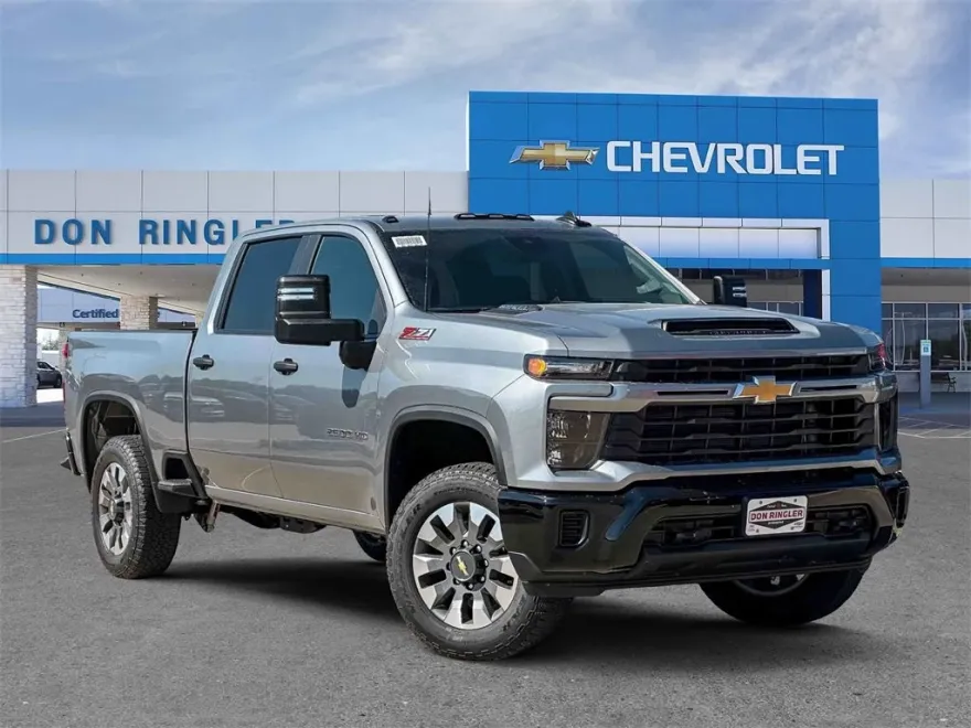 2026 Chevrolet Silverado 2500HD Custom photo 1