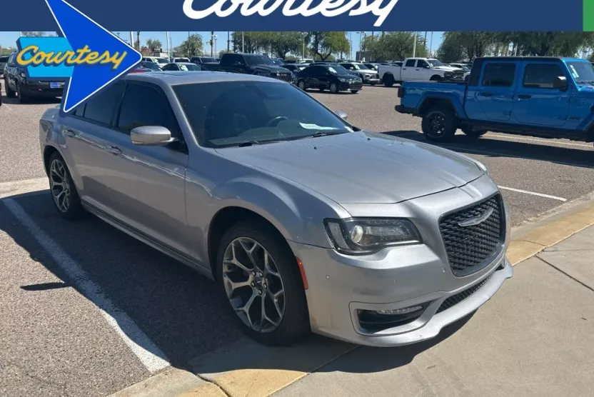 2018 Chrysler 300 S photo 1