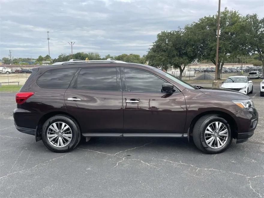 2020 Nissan Pathfinder SL photo 1