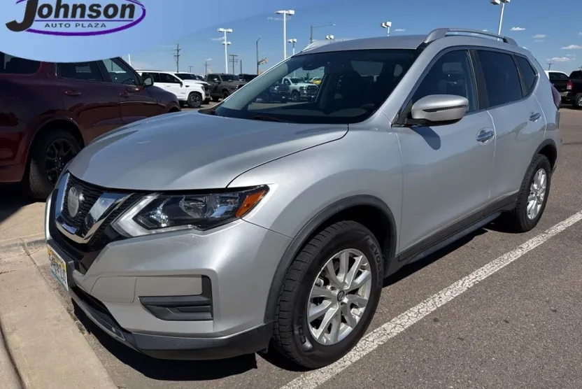 2020 Nissan Rogue SV photo 1
