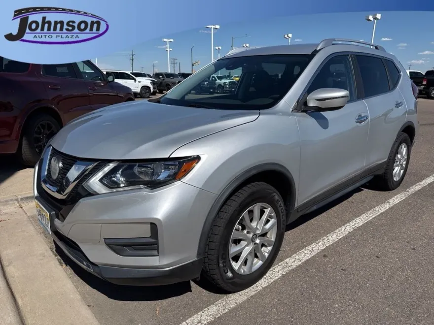 2020 Nissan Rogue SV photo 1