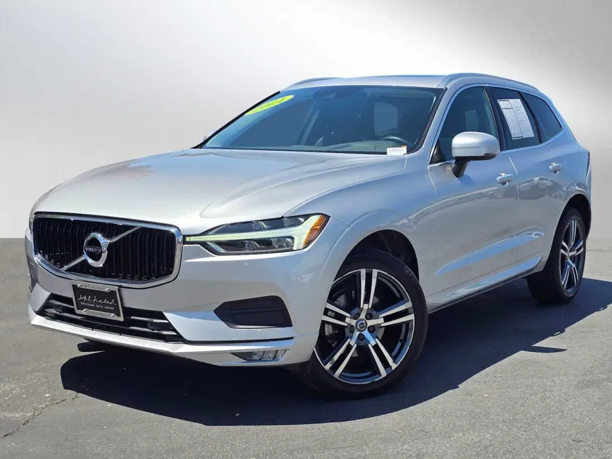 2021 Volvo XC60 T5 Momentum photo 1