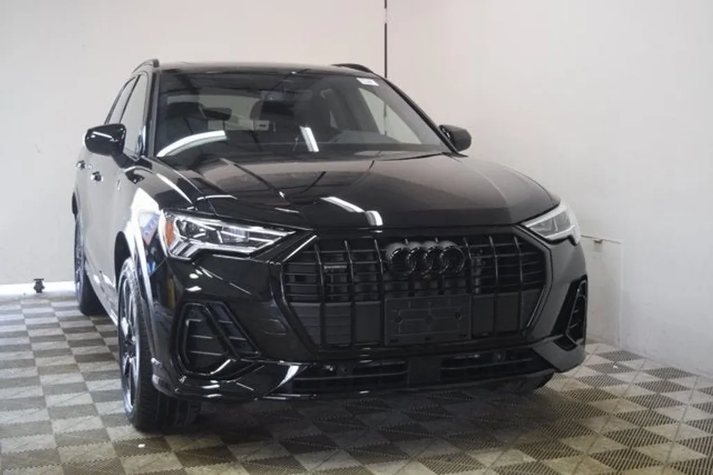 2025 Audi Q3 S line Premium Plus photo 1