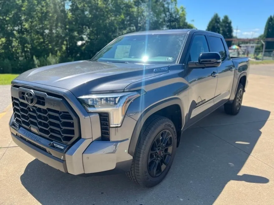 2025 Toyota Tundra Limited CrewMax photo 1