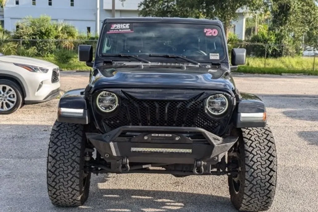 2020 Jeep Wrangler Unlimited Sahara photo 1