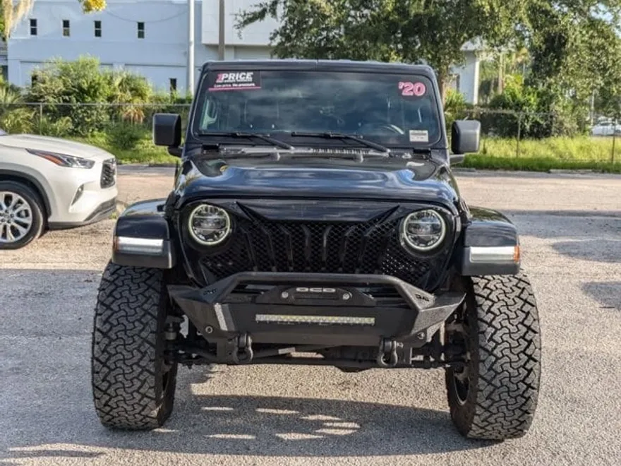 2020 Jeep Wrangler Unlimited Sahara photo 1