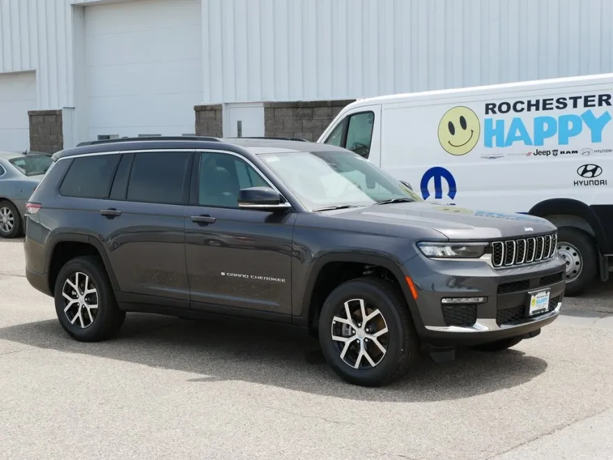 2025 Jeep Grand Cherokee Limited photo 1