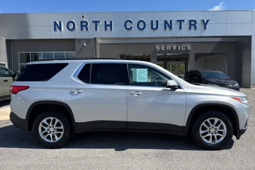 2020 Chevrolet Traverse 1LT photo 1