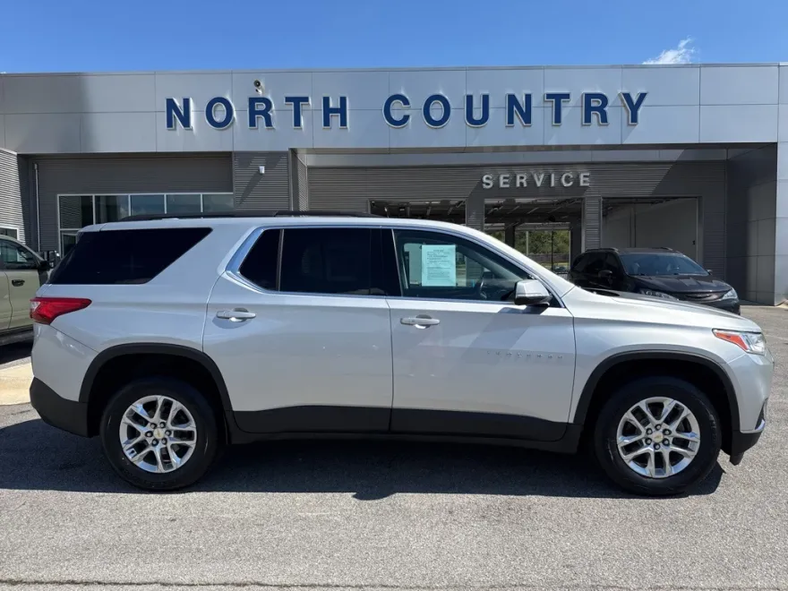 2020 Chevrolet Traverse 1LT photo 1