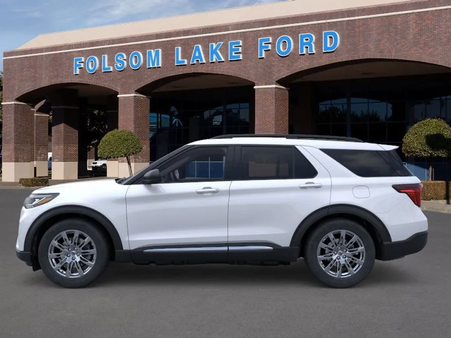 2025 Ford Explorer photo 1