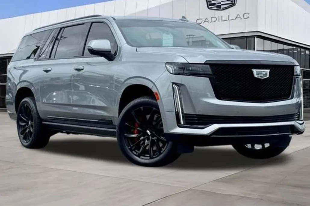 2023 Cadillac Escalade ESV Sport Platinum photo 1