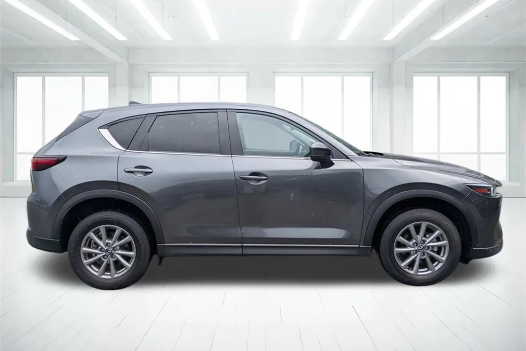 2022 Mazda CX-5 Select photo 1
