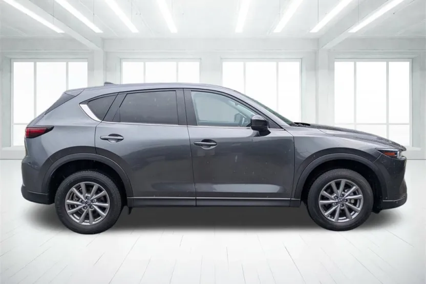 2022 Mazda CX-5 Select photo 1