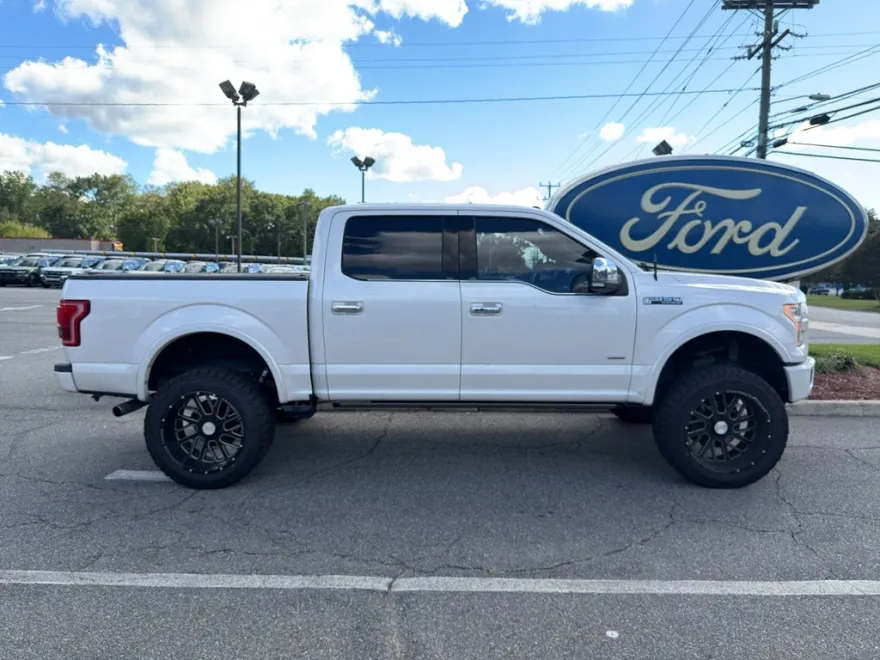 2016 Ford F-150 Platinum photo 1