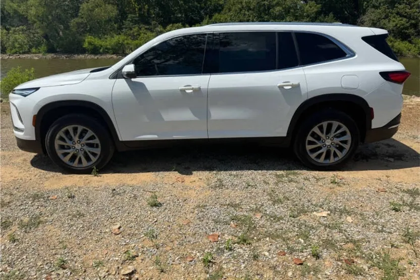 2025 Buick Enclave Preferred photo 1