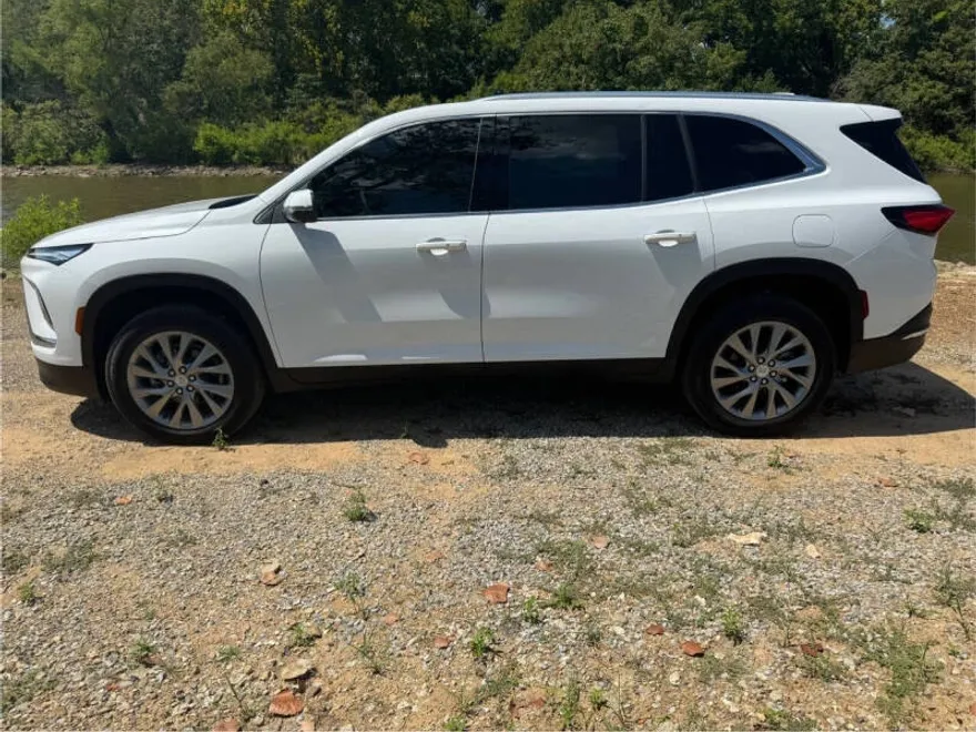 2025 Buick Enclave Preferred photo 1