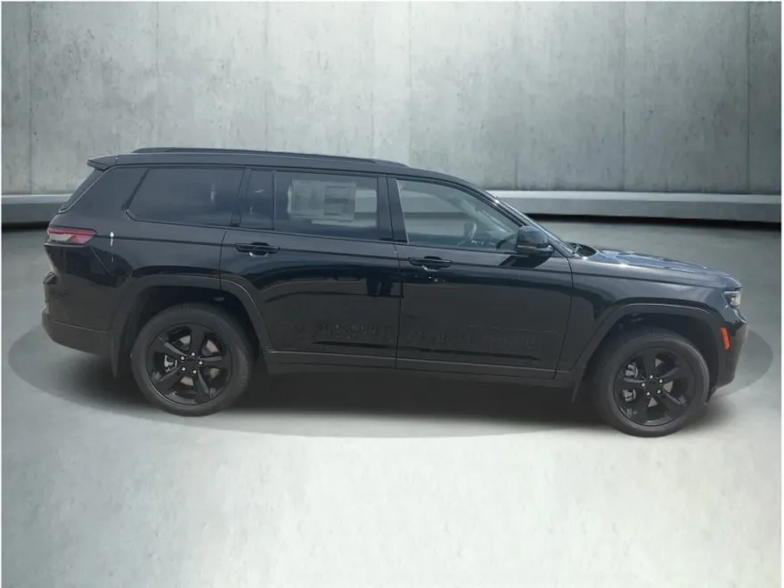 2025 Jeep Grand Cherokee Limited photo 1