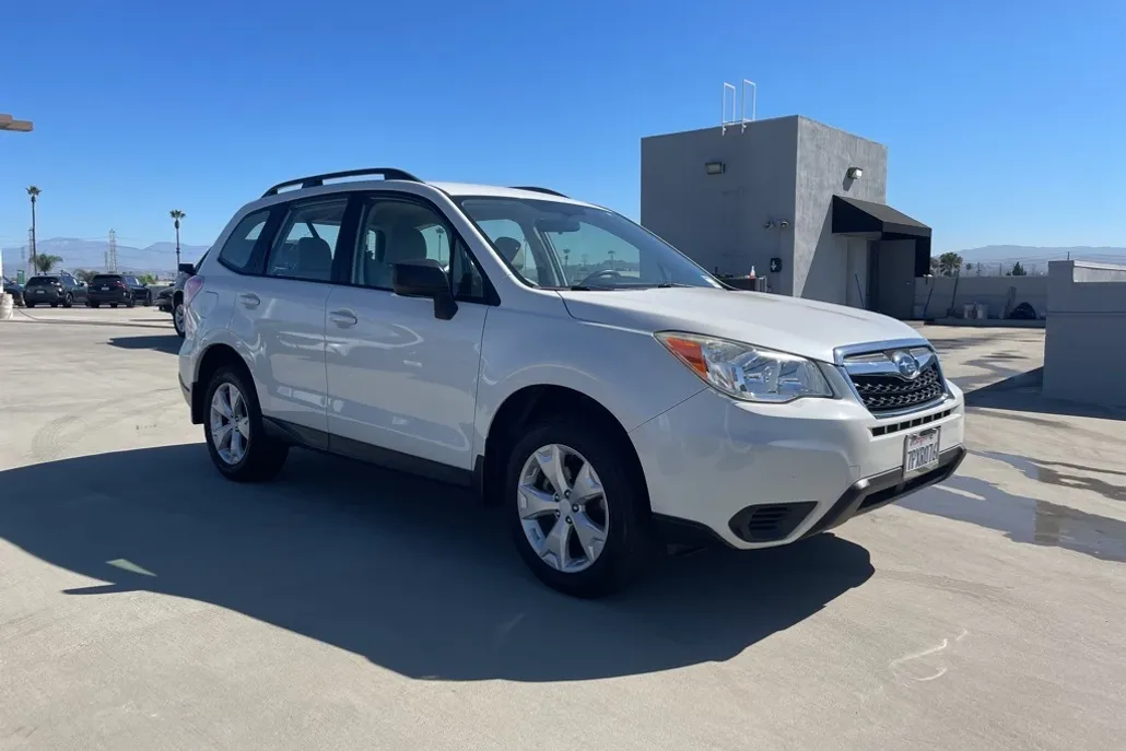 2016 Subaru Forester 2.5i photo 1